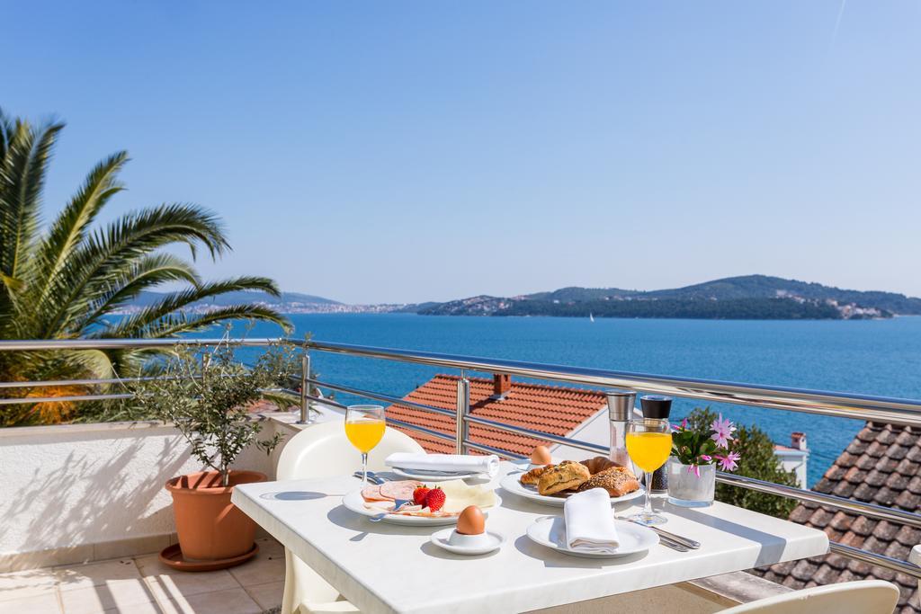 Hotel Viktorija Сегет-Враница Экстерьер фото