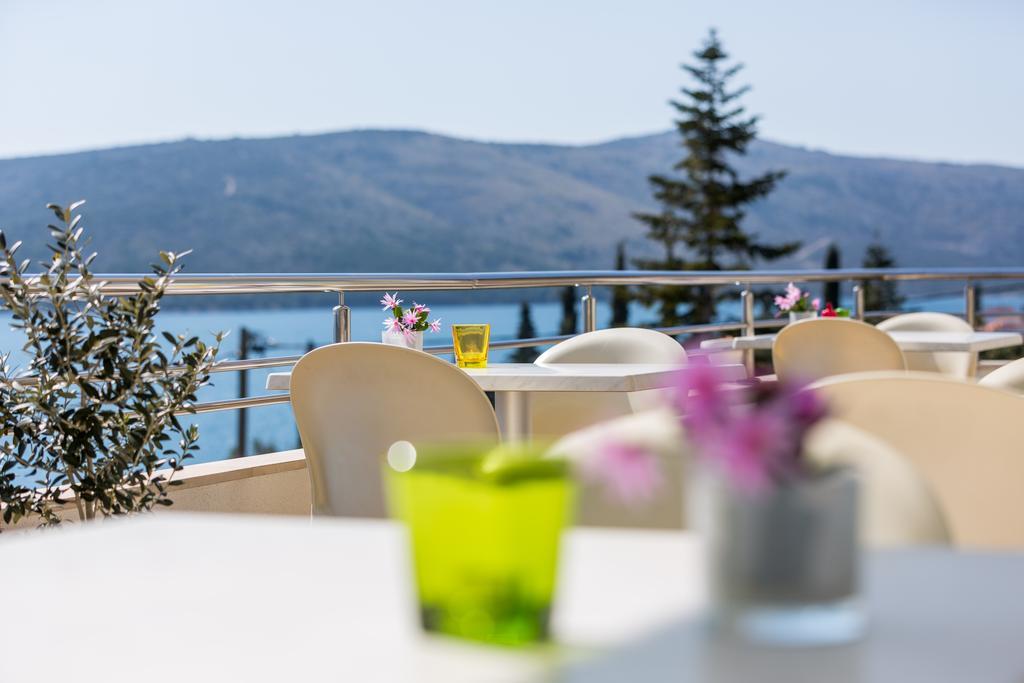 Hotel Viktorija Сегет-Враница Экстерьер фото