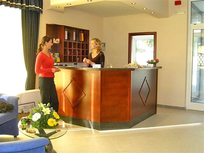 Hotel Viktorija Сегет-Враница Экстерьер фото