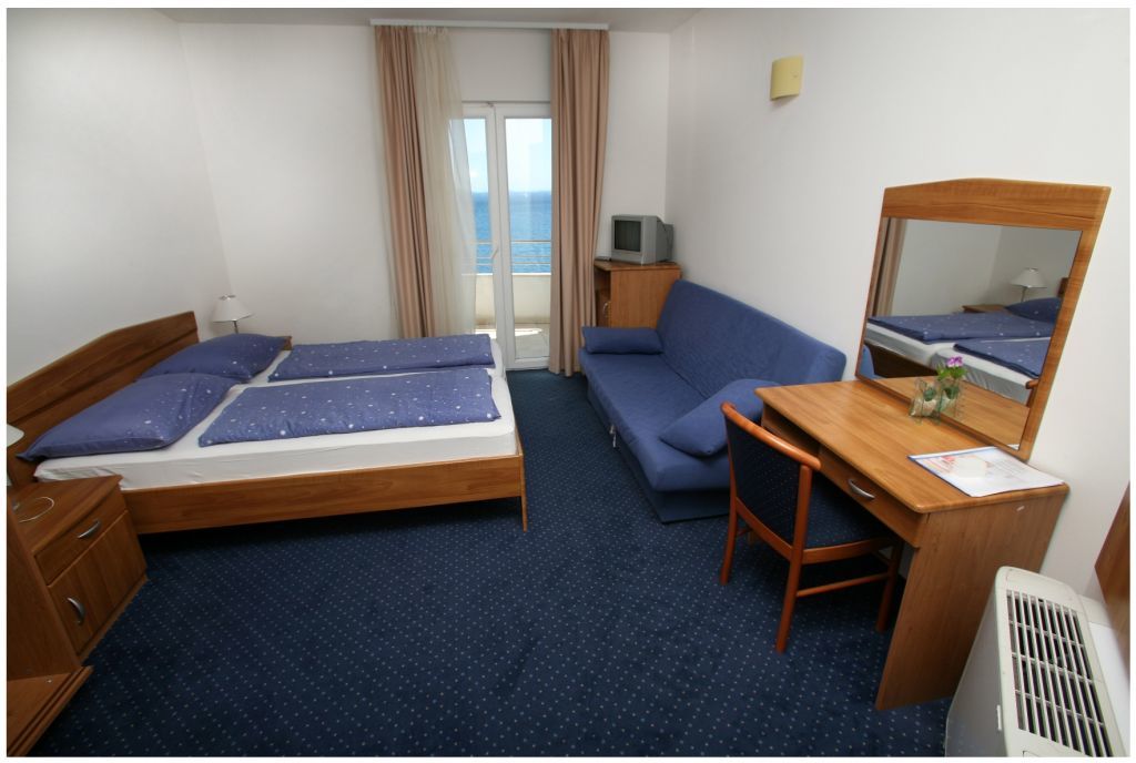 Hotel Viktorija Сегет-Враница Экстерьер фото
