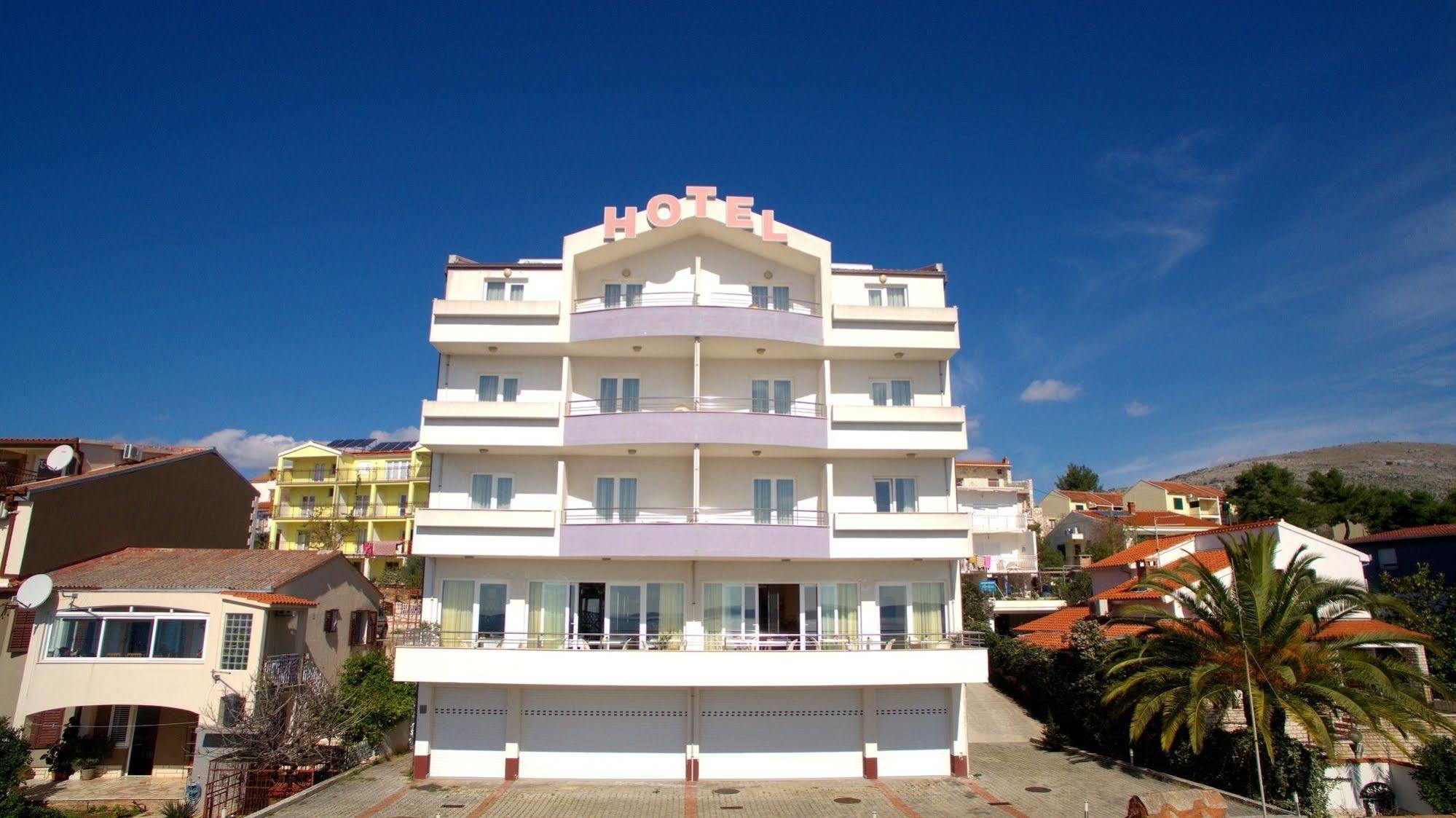 Hotel Viktorija Сегет-Враница Экстерьер фото