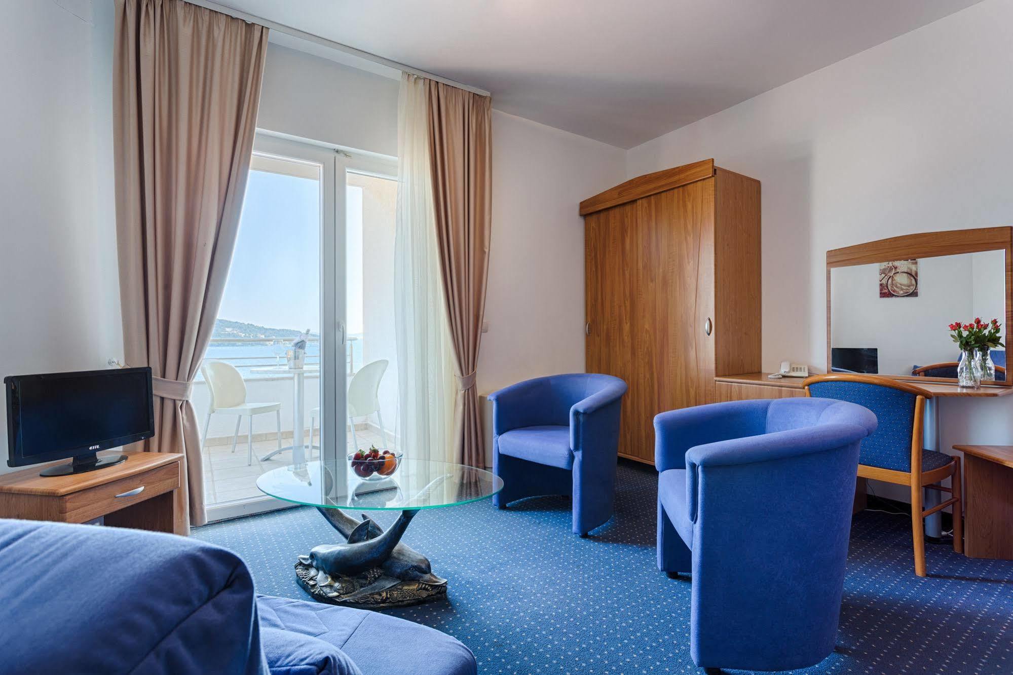 Hotel Viktorija Сегет-Враница Экстерьер фото