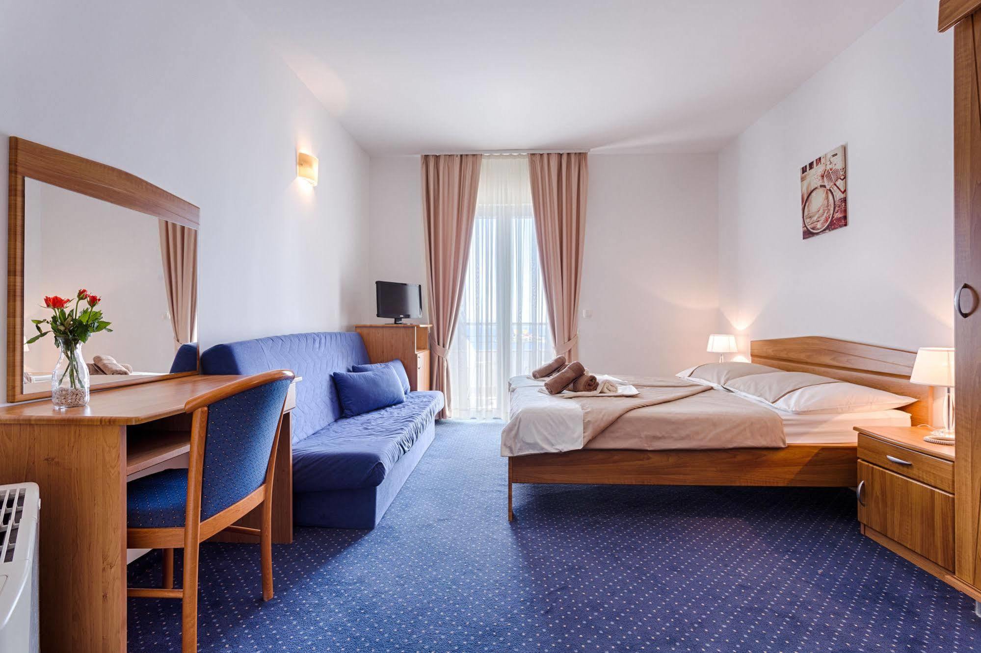 Hotel Viktorija Сегет-Враница Экстерьер фото