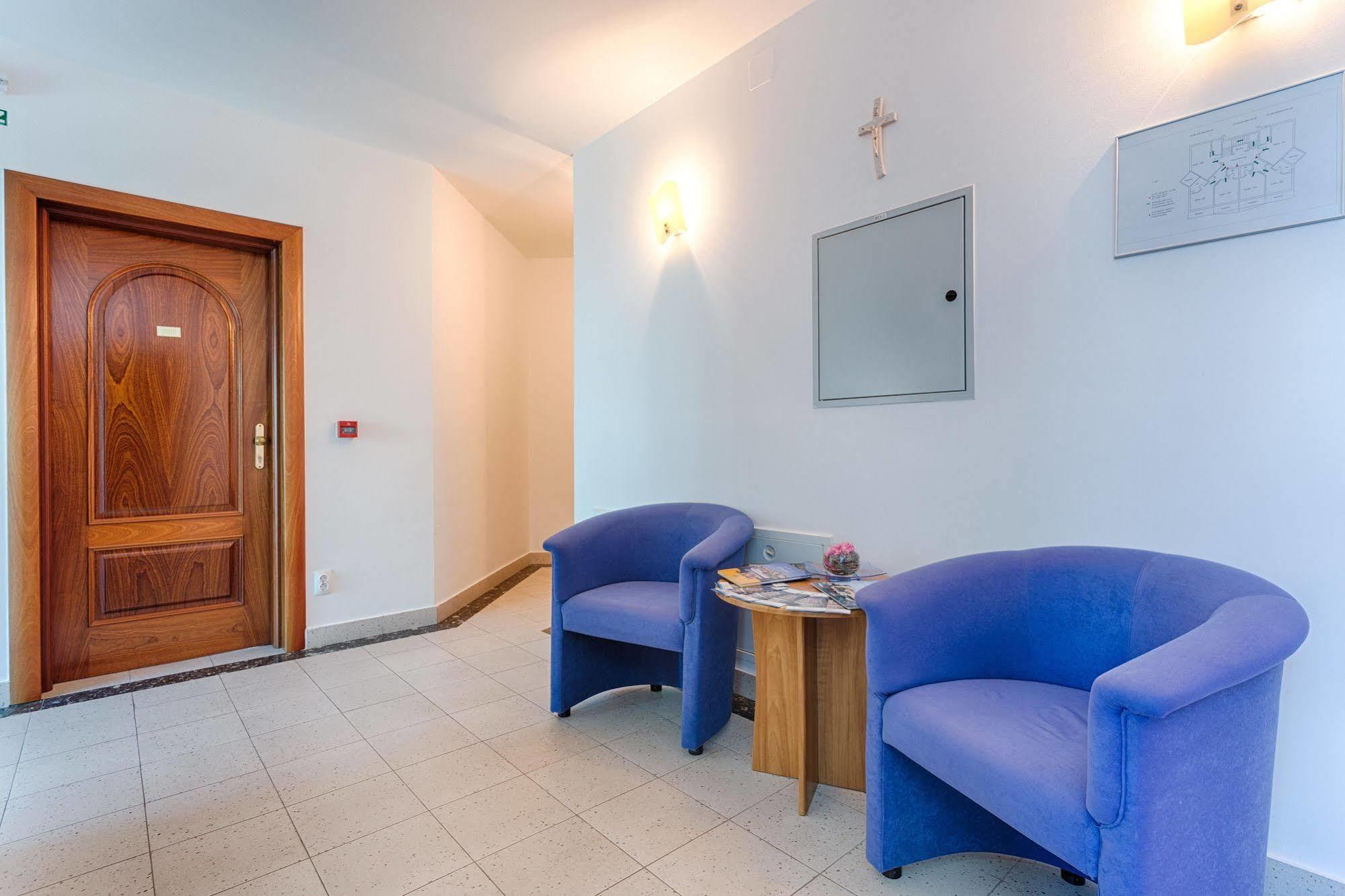 Hotel Viktorija Сегет-Враница Экстерьер фото